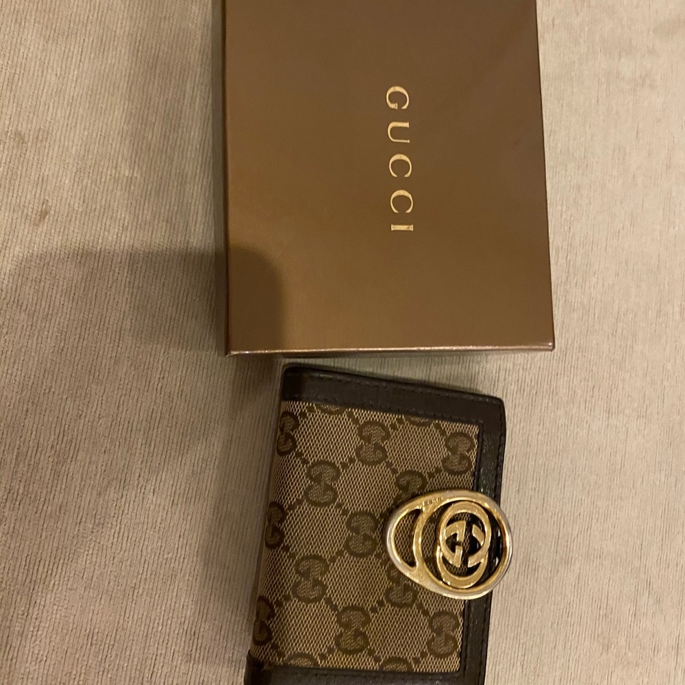 Gucci wallet
